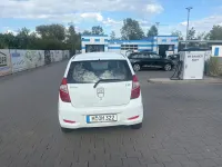 Gebraucht Hyundai i10 Edition 69 PS (50 kW) 2013 Weiß Kleinwagen