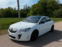 Używany Opel Insignia 325 KM (239 kW) 2010 Biały Sedan/Limuzyna