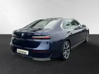 Gebraucht BMW 750e Comfort Edition 489 PS (359 kW) 2024 Bmw individual tansanitblau metallic Limousine