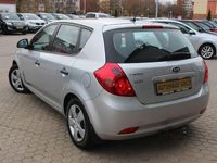 Gebraucht Kia Ceed 109 PS (80 kW) 2009 Silber Kleinwagen
