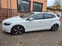 Gebraucht Volvo V40 200 PS (147 kW) 2013 Weiß Limousine