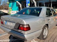 Gebraucht Mercedes E220 1993 Silber Limousine