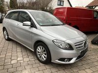 Gebraucht Mercedes B180 122 PS (89 kW) 2014 Silber Van / Kleinbus