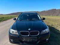 Gebraucht BMW 320 184 PS (135 kW) 2011 Schwarz Kombi