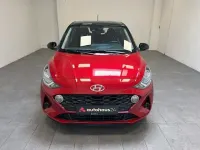 Gebraucht Hyundai i10 Trend 67 PS (49 kW) 2023 Rot Kleinwagen