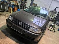 Gebraucht VW Polo 60 PS (44 kW) 1998 Schwarz Kleinwagen