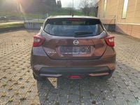 Gebraucht Nissan Micra Acenta 92 PS (67 kW) 2022 Rot Kleinwagen