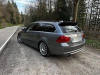 Gebraucht BMW 320 Lifestyle 184 PS (135 kW) 2011 Grau Kombi