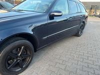 Gebraucht Mercedes E240 Elegance 177 PS (130 kW) 2004 Blau Kombi