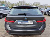 Gebraucht BMW 318 Advantage 150 PS (110 kW) 2020 Grau Kombi