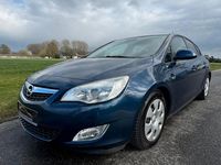 Gebraucht Opel Astra Design Edition 116 PS (85 kW) 2011 Blau Limousine