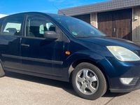Gebraucht Ford Fiesta 69 PS (50 kW) 2004 Blau Kleinwagen