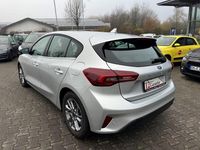 Gebraucht Ford Focus Titanium 125 PS (91 kW) 2023 Silber Limousine
