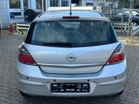 Gebraucht Opel Astra Edition 90 PS (66 kW) 2009 Silber Limousine