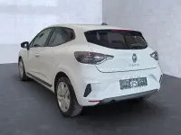 Używany Renault Clio V Evolution 67 KM (49 kW) 2024 Biały Sedan/Limuzyna