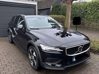 Gebraucht Volvo V60 CC Pro 197 PS (144 kW) 2022 Schwarz Kombi