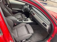 Gebraucht BMW 318 129 PS (94 kW) 2006 Rot Kombi