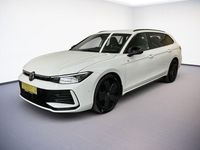Gebraucht VW Passat R-line 150 PS (110 kW) 2025 Pure white Kombi