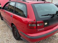 Gebraucht Volvo V40 115 PS (84 kW) 1997 Rot Kombi