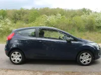 Second-hand Ford Fiesta Trend 60 CP (44 kW) 2012 Albastru Hatchback