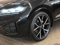 Gebraucht VW Touareg R-line 286 PS (210 kW) 2023 Grenadillschwarz metallic SUV