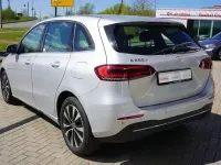 Gebraucht Mercedes B250e Style 218 PS (160 kW) 2022 Silber Van / Kleinbus