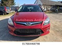 Gebraucht Hyundai i30 Classic 90 PS (66 kW) 2012 Rot Kombi