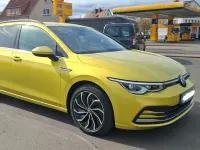 Gebraucht VW Golf VIII Style 150 PS (110 kW) 2022 Gelb Kombi