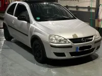 Używany Opel Corsa 70 KM (51 kW) 2004 Srebrny Hatchback