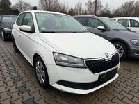 Używany Skoda Fabia 60 KM (44 kW) 2021 Biały Sedan/Limuzyna