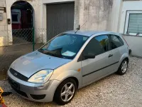 Second-hand Ford Fiesta 80 CP (58 kW) 2004 Argintiu Hatchback