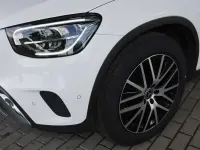 Gebraucht Mercedes GLC300 258 PS (189 kW) 2023 Unilack polarweiß Coupé