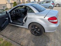 Second-hand Mercedes SLK200 163 CP (119 kW) 2007 Argintiu Cabrio