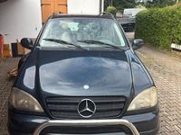 Gebraucht Mercedes ML270 163 PS (119 kW) 2001 Blau SUV