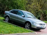 Gebraucht Audi A4 101 PS (74 kW) 2000 Silber Limousine