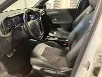 Gebraucht Opel Mokka-e 100 kW (136 PS) 2022 Jade weiss/arktis weiss SUV