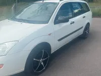 Gebraucht Ford Focus 101 PS (74 kW) 2000 Weiß Kombi