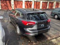 Gebraucht Ford Focus Cool & Connect 125 PS (91 kW) 2019 Grau Limousine