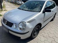 Second-hand VW Polo 55 CP (40 kW) 2002 Argintiu Hatchback