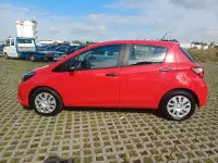 Gebraucht Toyota Yaris Basis 69 PS (50 kW) 2019 Rot Limousine