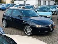 Gebraucht Alfa Romeo 147 105 PS (77 kW) 2007 Schwarz Kleinwagen