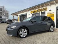 Gebraucht VW Golf VIII Life 150 PS (110 kW) 2025 Delfingrau (metallic) Limousine