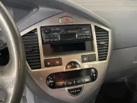 Gebraucht Kia Carens 139 PS (102 kW) 2005 Silber Van / Kleinbus