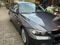 Gebraucht BMW 318 150 PS (110 kW) 2008 Grau Kombi