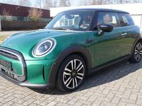 Gebraucht Mini Cooper 136 PS (100 kW) 2022 British racing green iv metall Kleinwagen