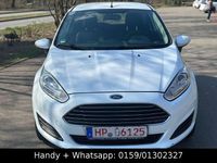 Gebraucht Ford Fiesta Trend 60 PS (44 kW) 2015 Weiß Kleinwagen