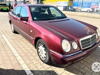 Brugt Mercedes E230 Elegance 150 HK (110 kW) 1996 Rød Sedan