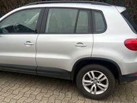 Gebraucht VW Tiguan Trendline 122 PS (89 kW) 2012 Grau SUV