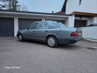 Second-hand Mercedes E250 90 CP (66 kW) 1987 Argintiu Berlinǎ