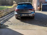 Gebraucht VW Golf VII Highline 150 PS (110 kW) 2019 Grau Limousine